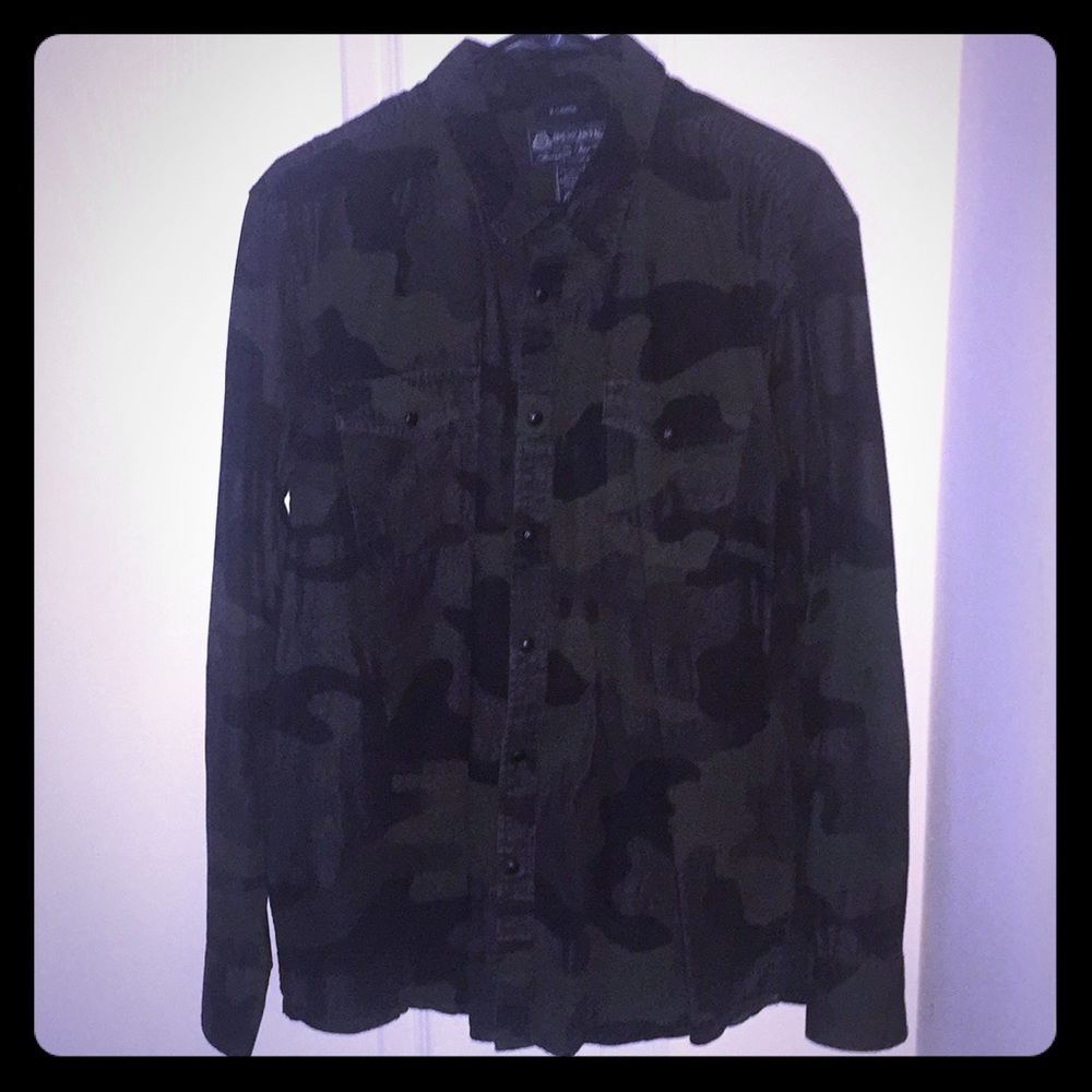 AmericanRag XL camouflage button down